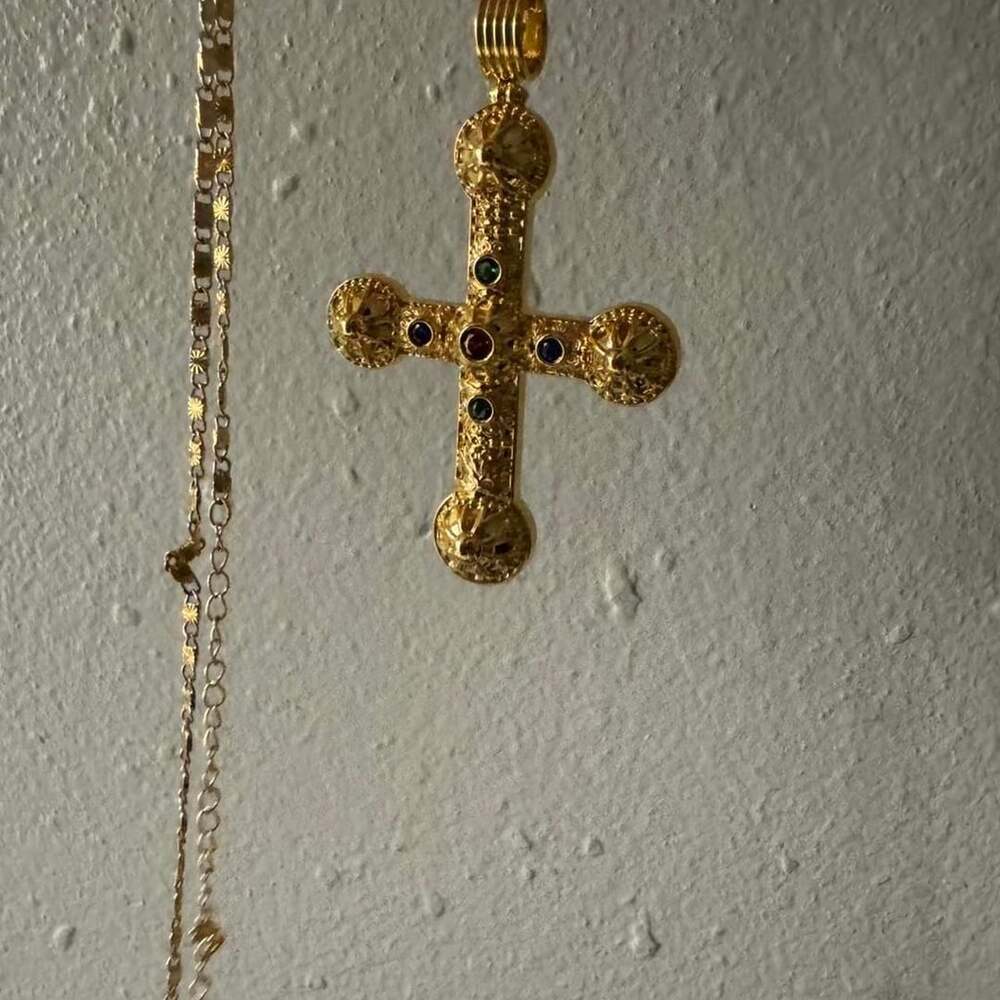 en route Koleen Diaz Cross Necklace Gold Jewel